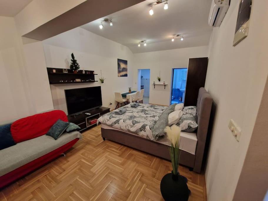 Warm House Full Of Green Ambient,Joy And Comfort Zagreb Exterior photo