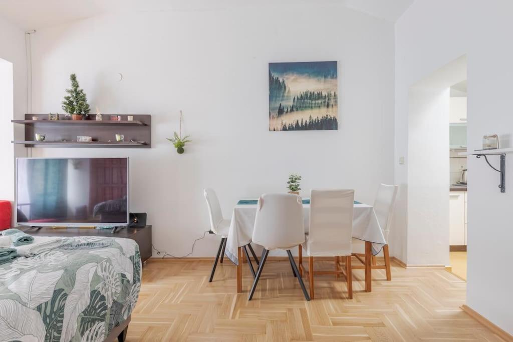 Warm House Full Of Green Ambient,Joy And Comfort Zagreb Exterior photo